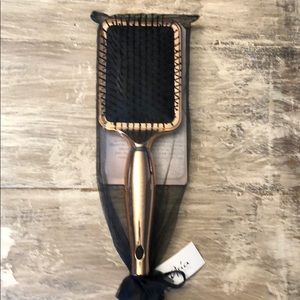 Aria Beauty Chrome Detangling brush